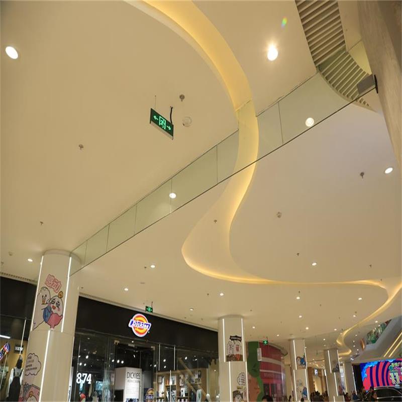 玻璃擋煙垂壁：生活中的隱形守護(hù)者