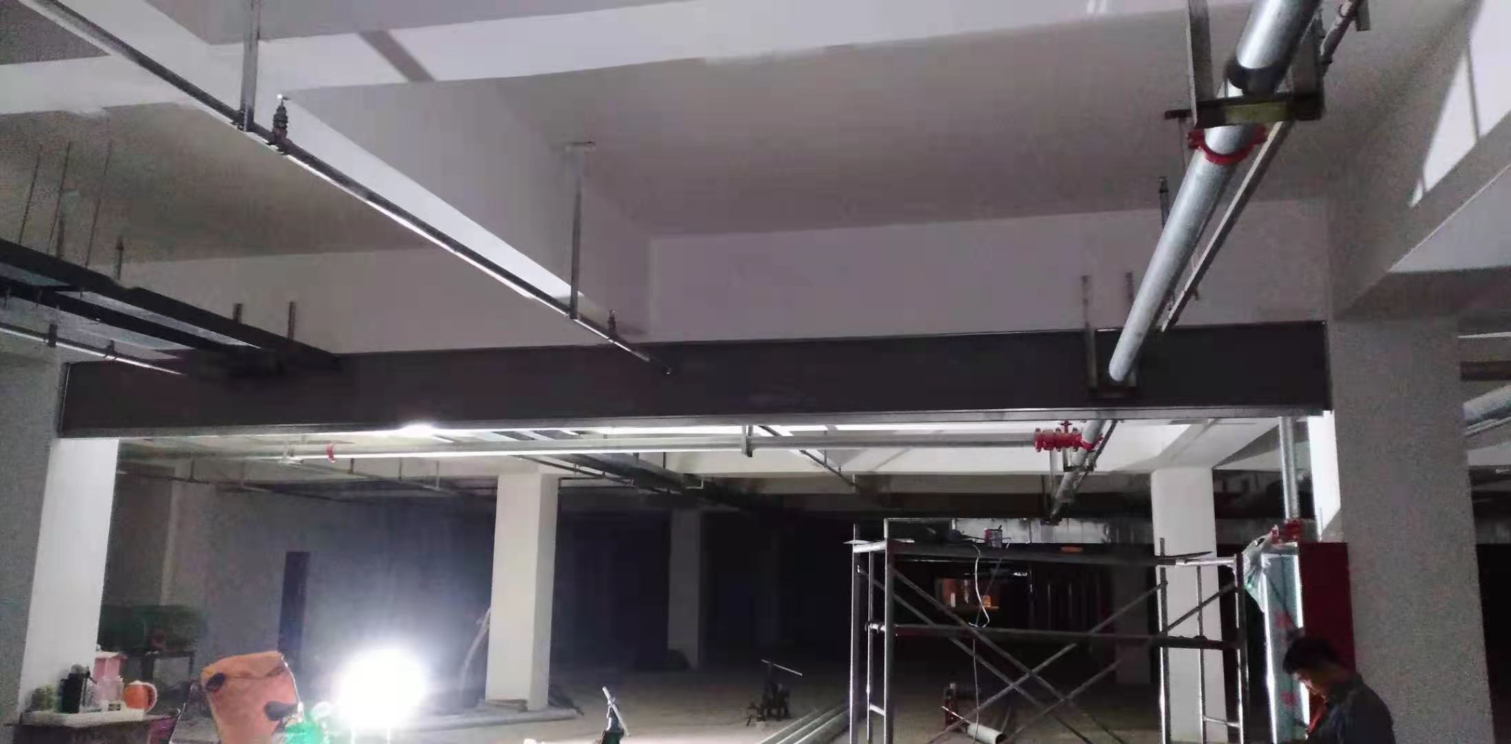 擋煙垂壁和垂簾的主要材料是什么