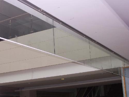 定式剛性擋煙垂壁與固定式柔性擋煙垂壁的區(qū)別