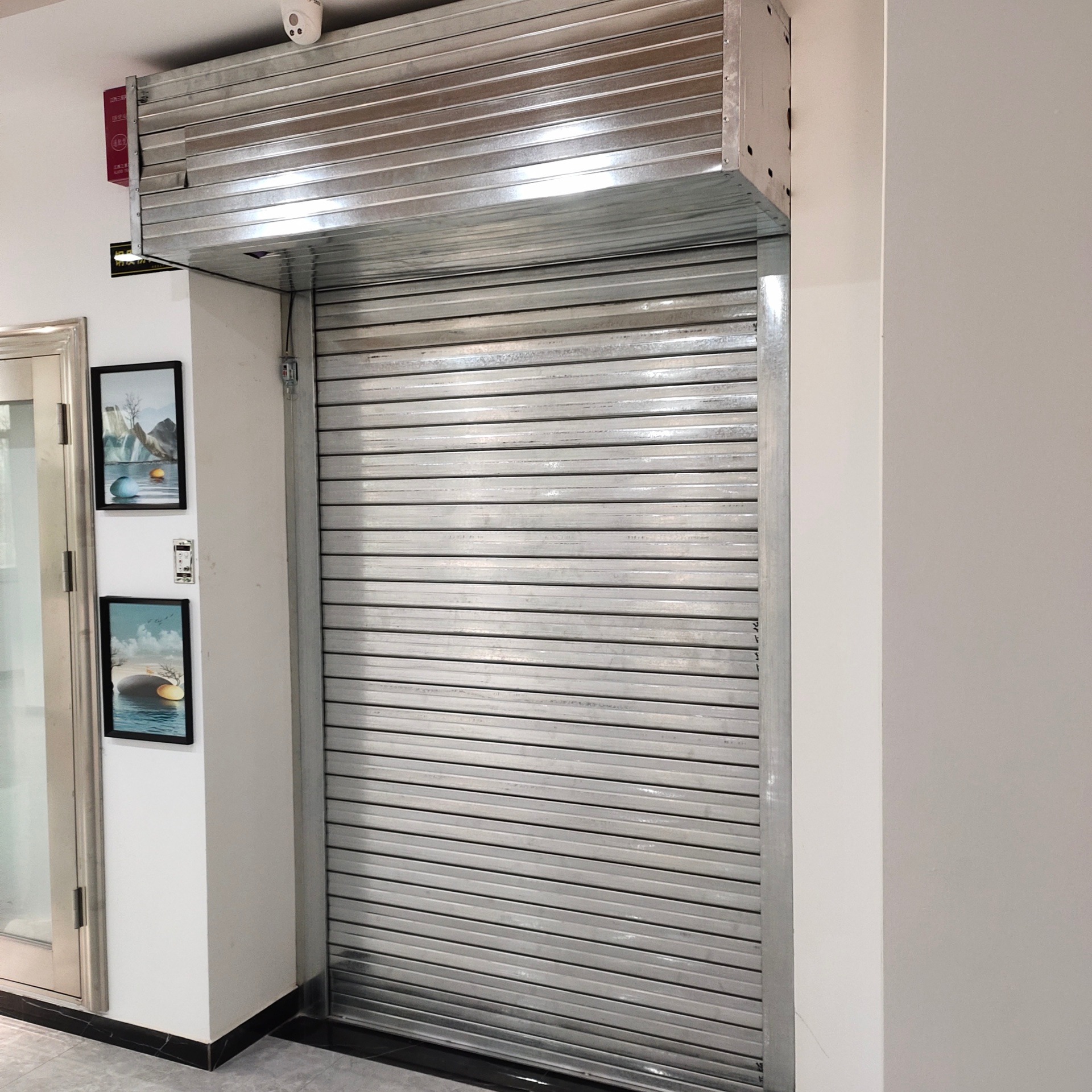 公司廠房為什么會選擇安裝鋼制卷簾門