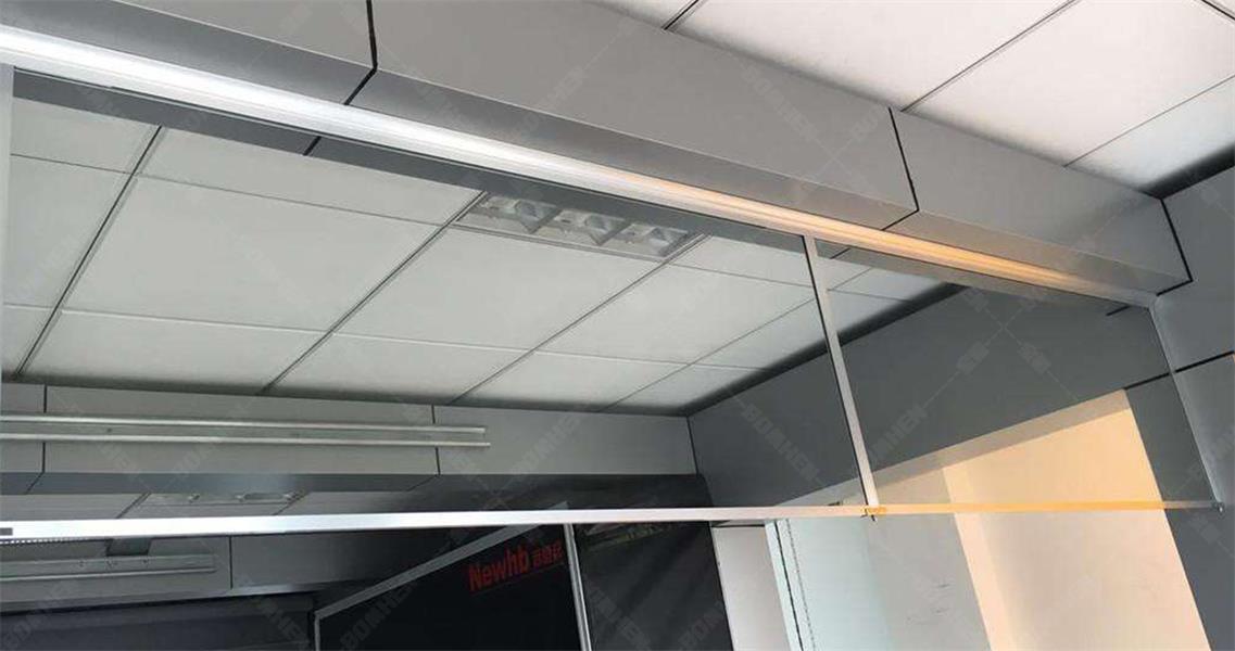 公共場(chǎng)所擋煙垂壁為什么要固定&mdash;&mdash;奪命的煙霧，保命的板